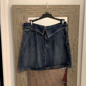 ALICE + OLIVIA DENIM SKIRT WITH COLLAR DETAIL